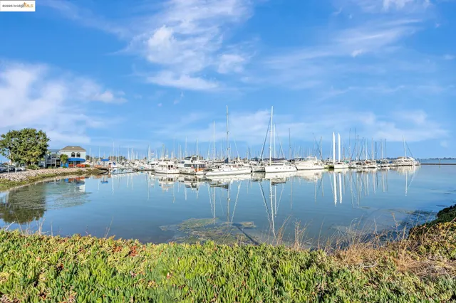 $339,000 | 2 Admiral Drive, Unit B276, Emeryville, CA 94608
