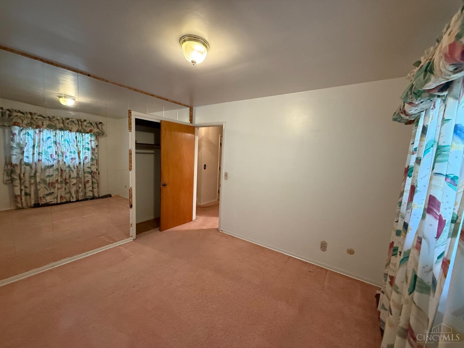 2848 Orland Avenue Cincinnati, OH 45211 - Photo 8 of 22
