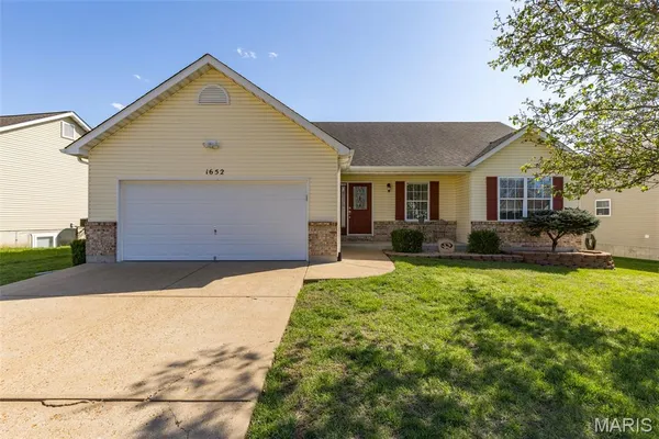 $348,000 | 1652 Bermuda Drive, Festus, MO 63028