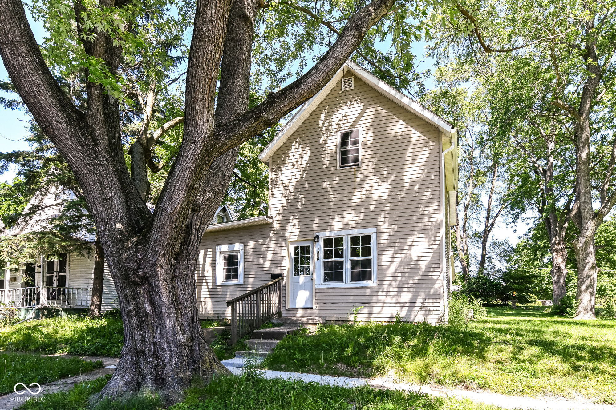 816 Chestnut Street Anderson, IN 46012 - Photo 1 of 24