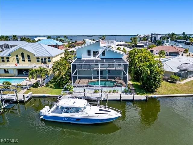 $1,399,000 | 26 Palmview Boulevard, Fort Myers Beach, FL 33931