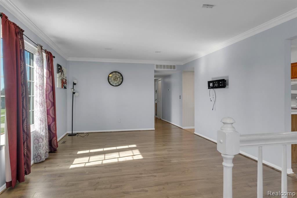 70 Meadow Wood Drive Rochester, MI 48307 - Photo 8 of 25
