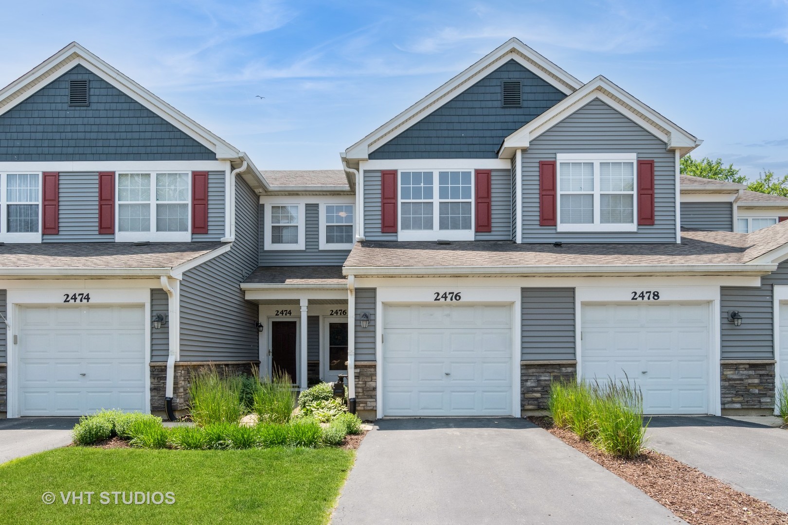 2476 Oneida Lane Naperville, IL 60563 - Photo 2 of 23