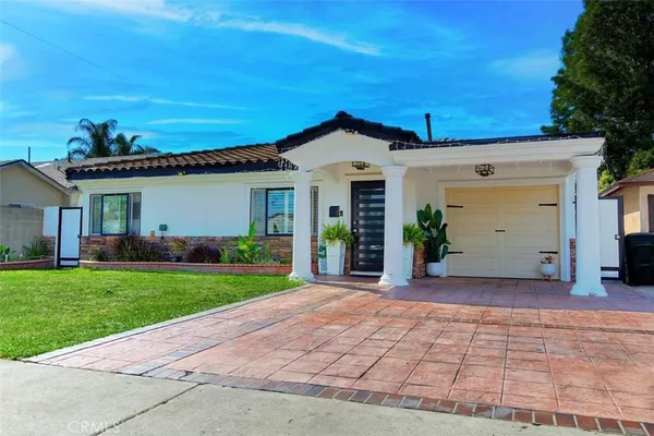 $915,000 | 11523 Richeon Avenue, Downey, CA 90241