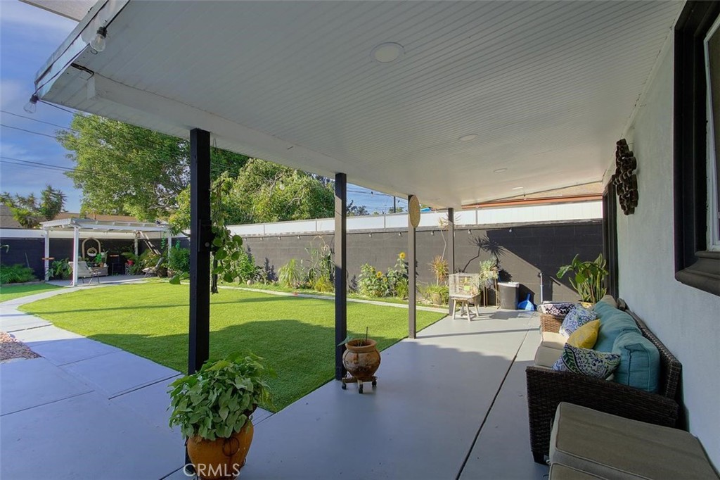 11523 Richeon Avenue Downey, CA 90241 - Photo 19 of 25 a view of an chairs and tables in the patio