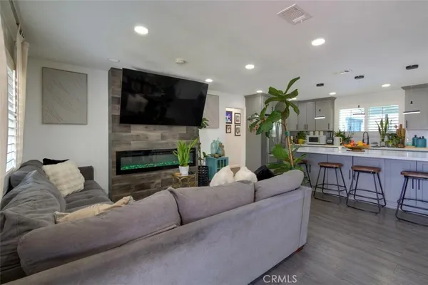$915,000 | 11523 Richeon Avenue, Downey, CA 90241