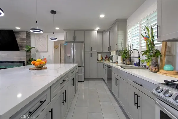 $915,000 | 11523 Richeon Avenue, Downey, CA 90241