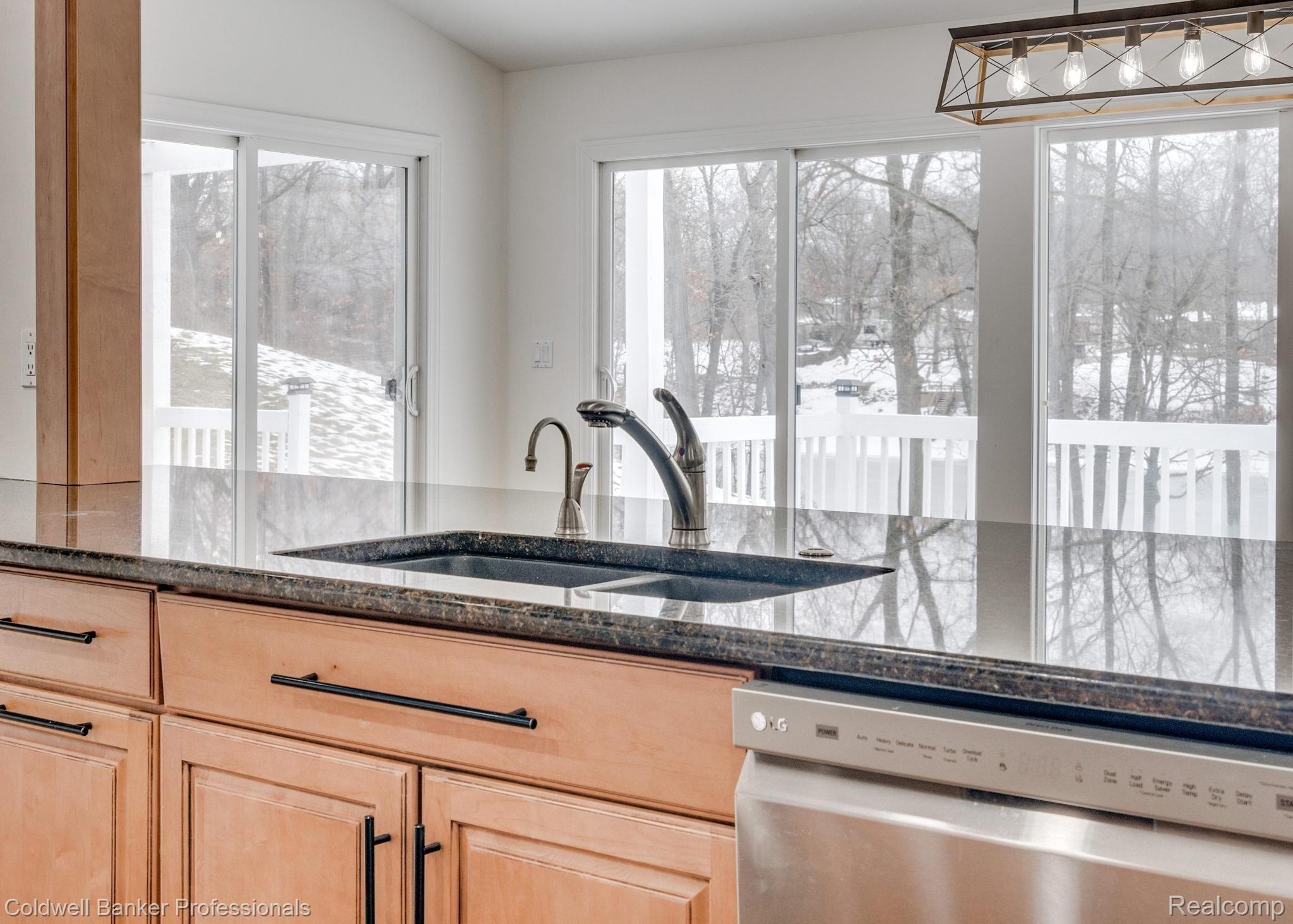 565 Clyde Road Highland, MI 48357 - Photo 10 of 52 12-web-or-mls-565-Clyde-Rd-12.jpg