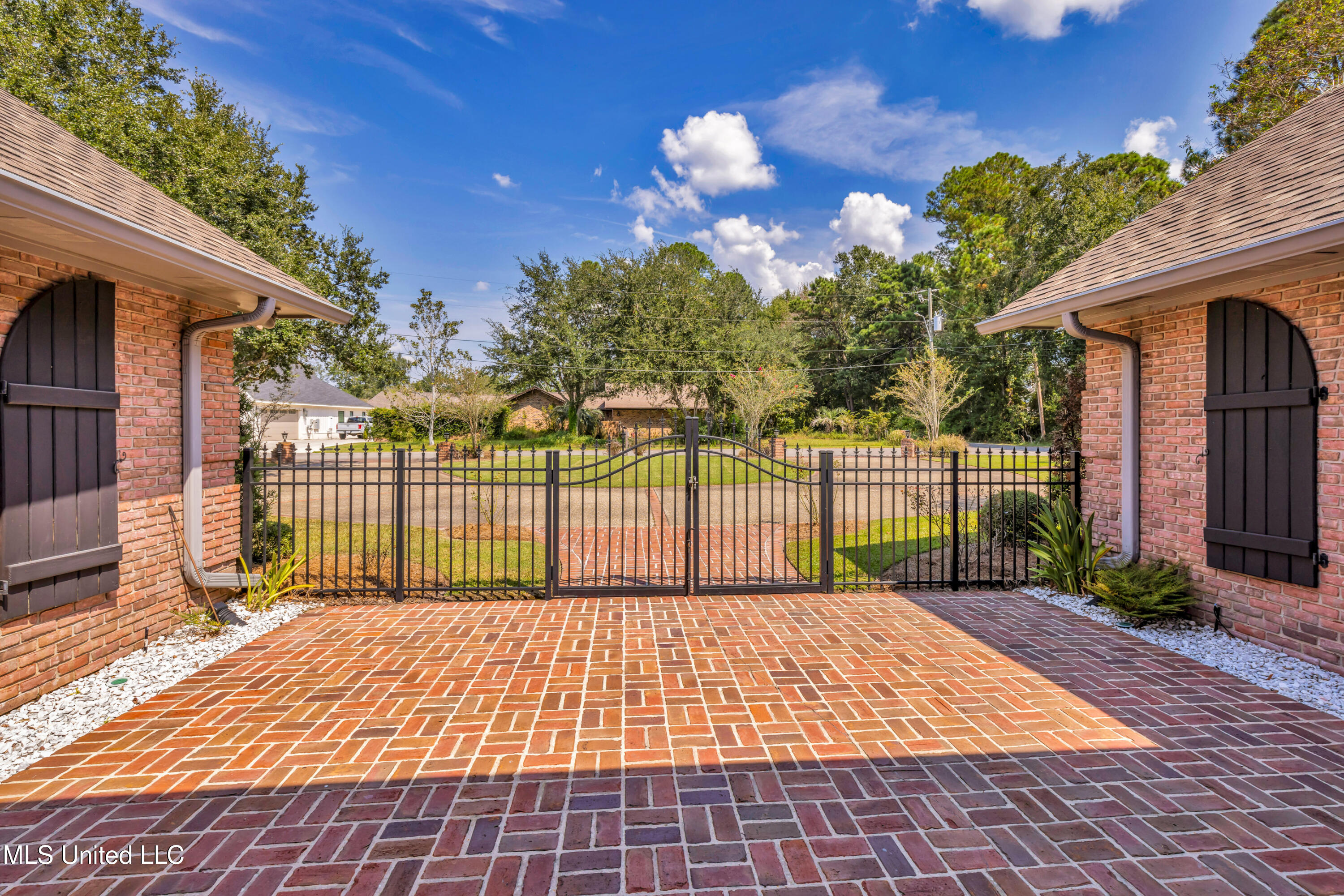 13613 Paraiso Road Ocean Springs, MS 39564 - Photo 6 of 58 13163ParaisoRd-10