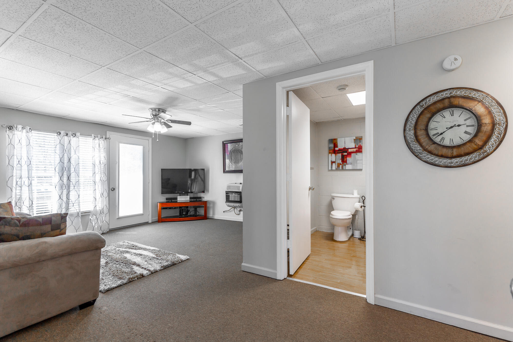 3885 Highway 41 Ringgold, GA 30736 - Photo 12 of 39 Downstairs living room