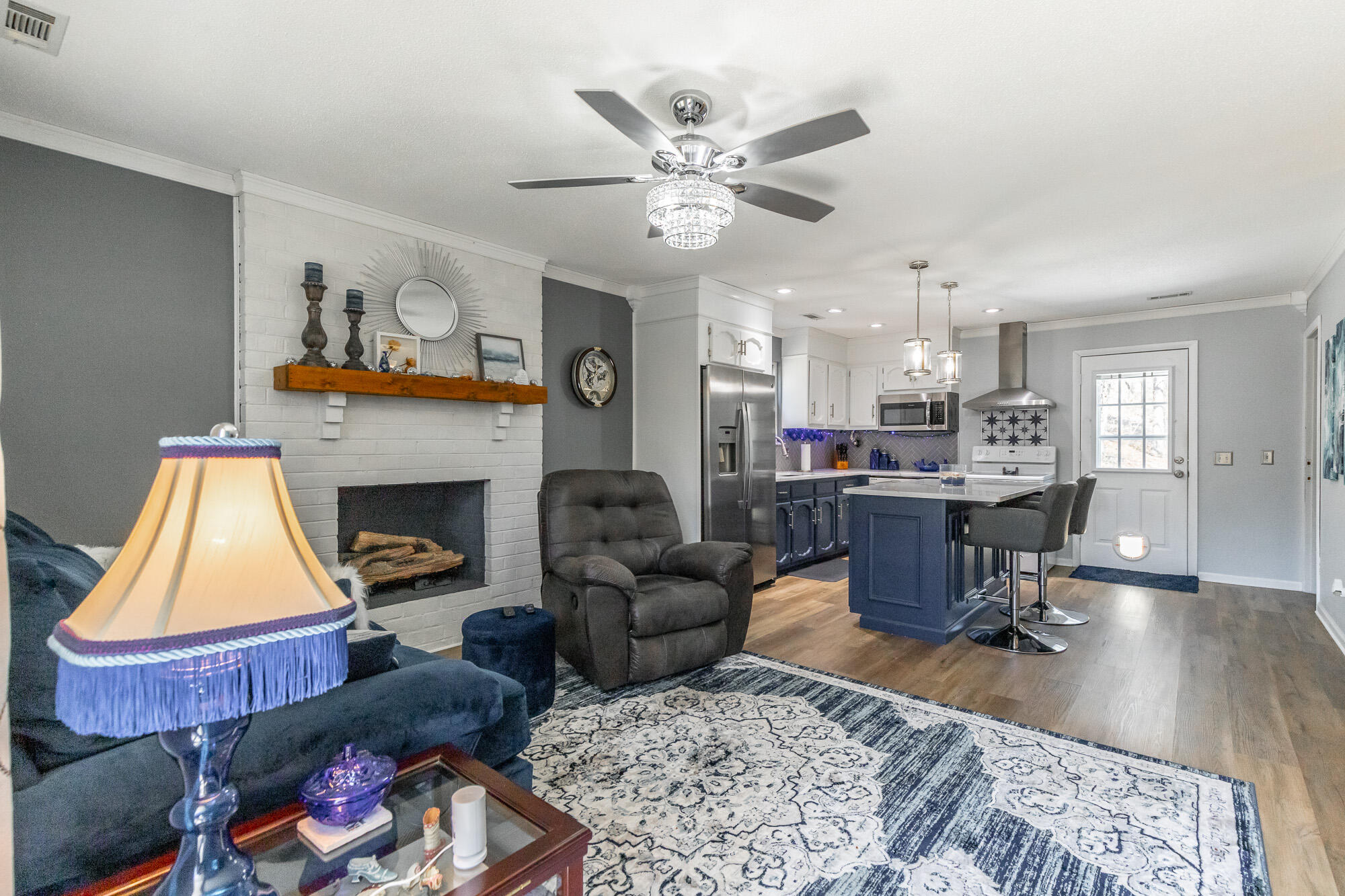 3885 Highway 41 Ringgold, GA 30736 - Photo 2 of 39 Living Room