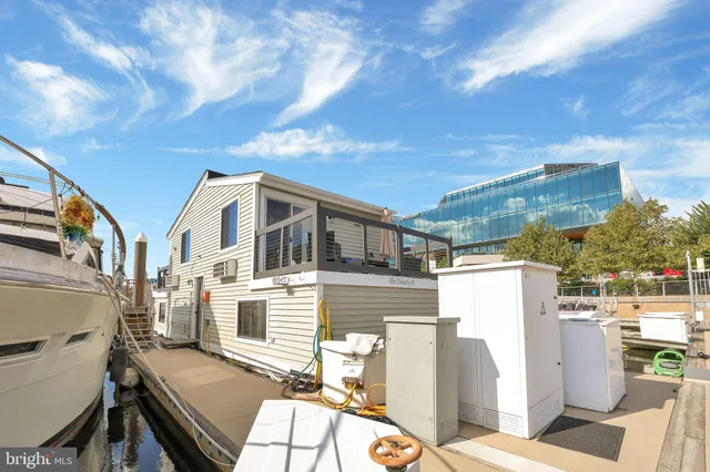 $460,000 | 650 Wharf Street Southwest, Unit Z01, Washington, DC 20024