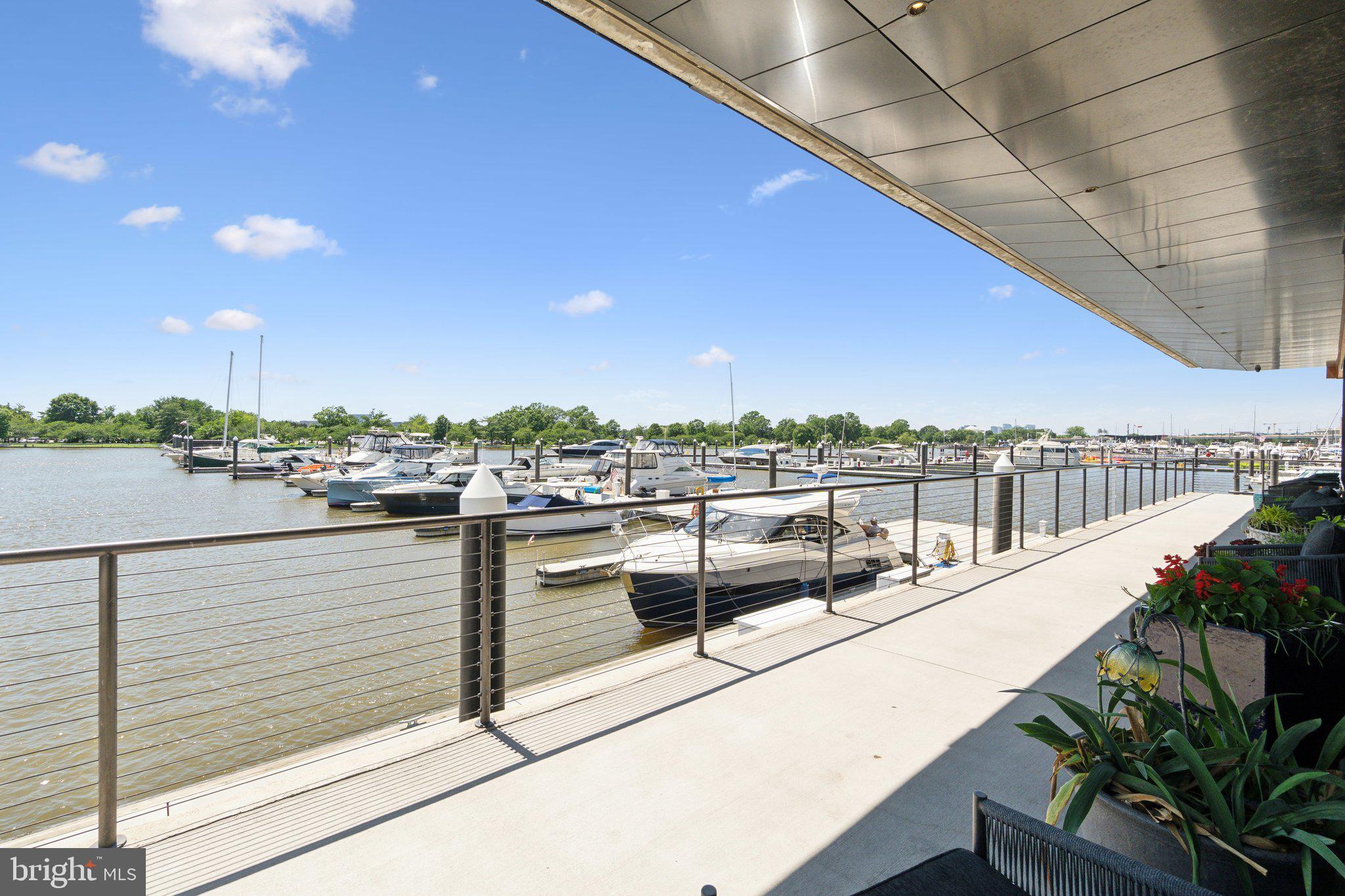 650 Wharf Street Southwest, Unit Z01 Washington, DC 20024 - Photo 21 of 35 a view of balcony with furniture