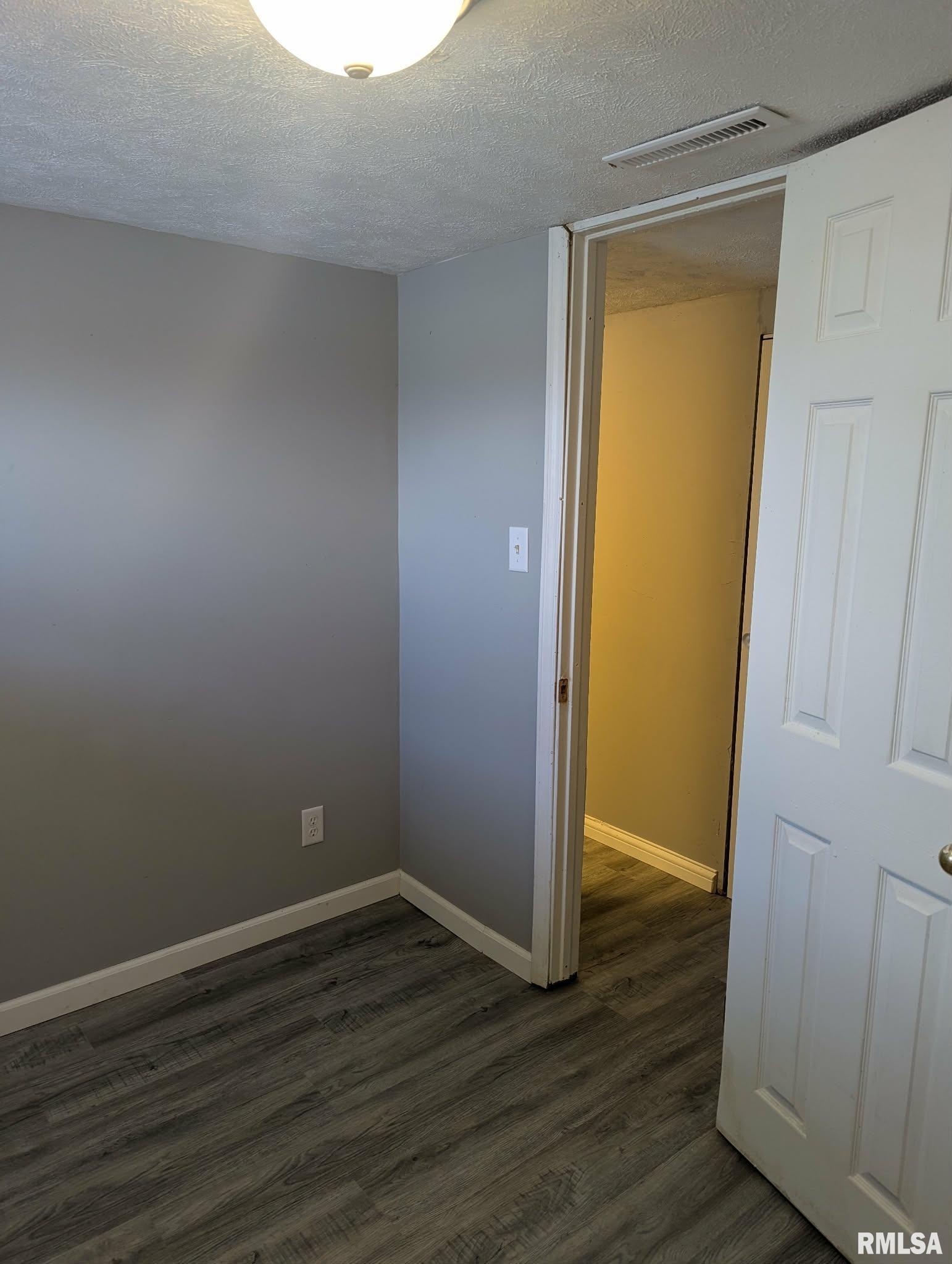 1301 Morton Avenue Springfield, IL 62702 - Photo 15 of 30 Gallery Image 15