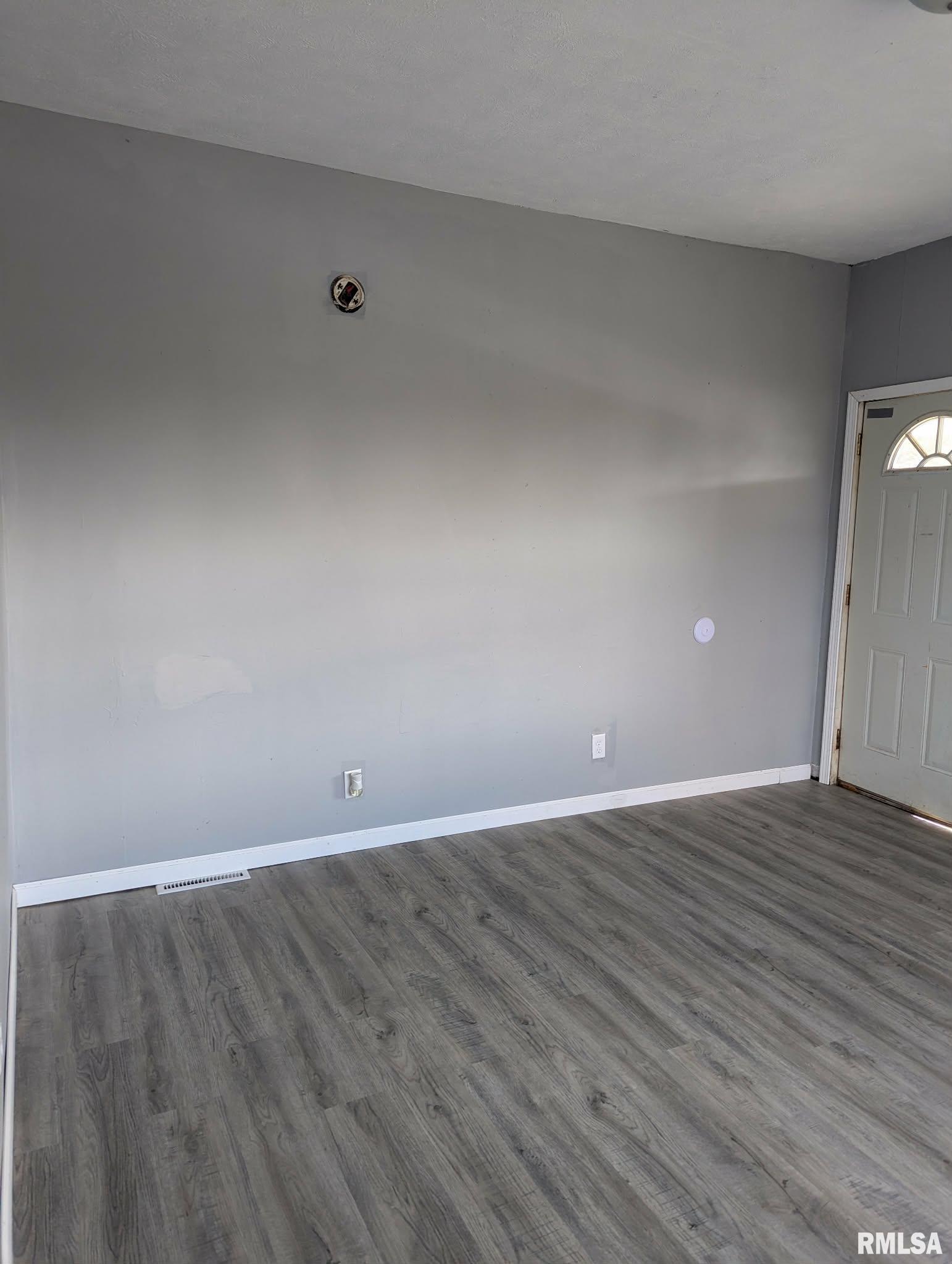 1301 Morton Avenue Springfield, IL 62702 - Photo 3 of 30 Gallery Image 3