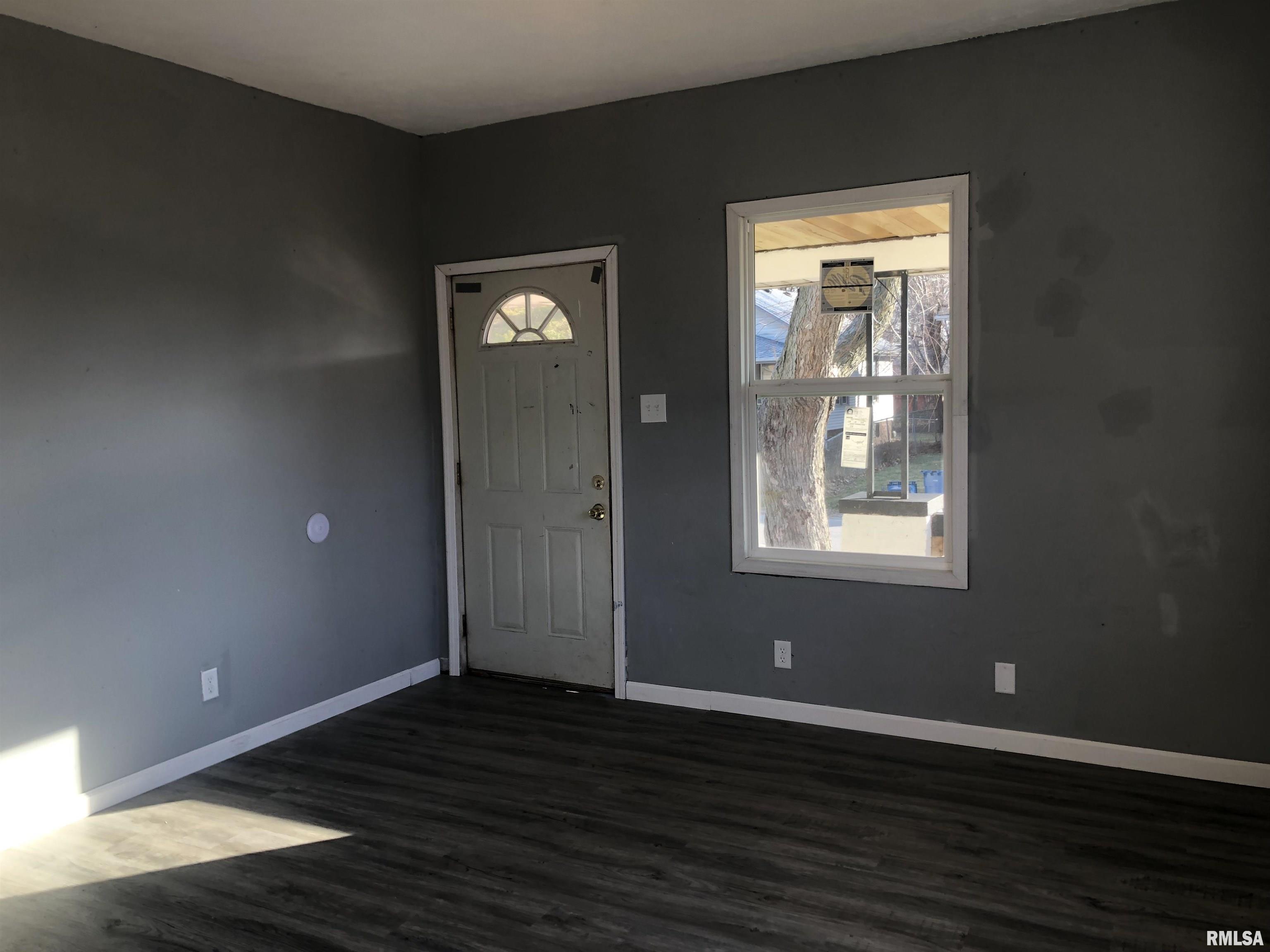 1301 Morton Avenue Springfield, IL 62702 - Photo 3 of 11