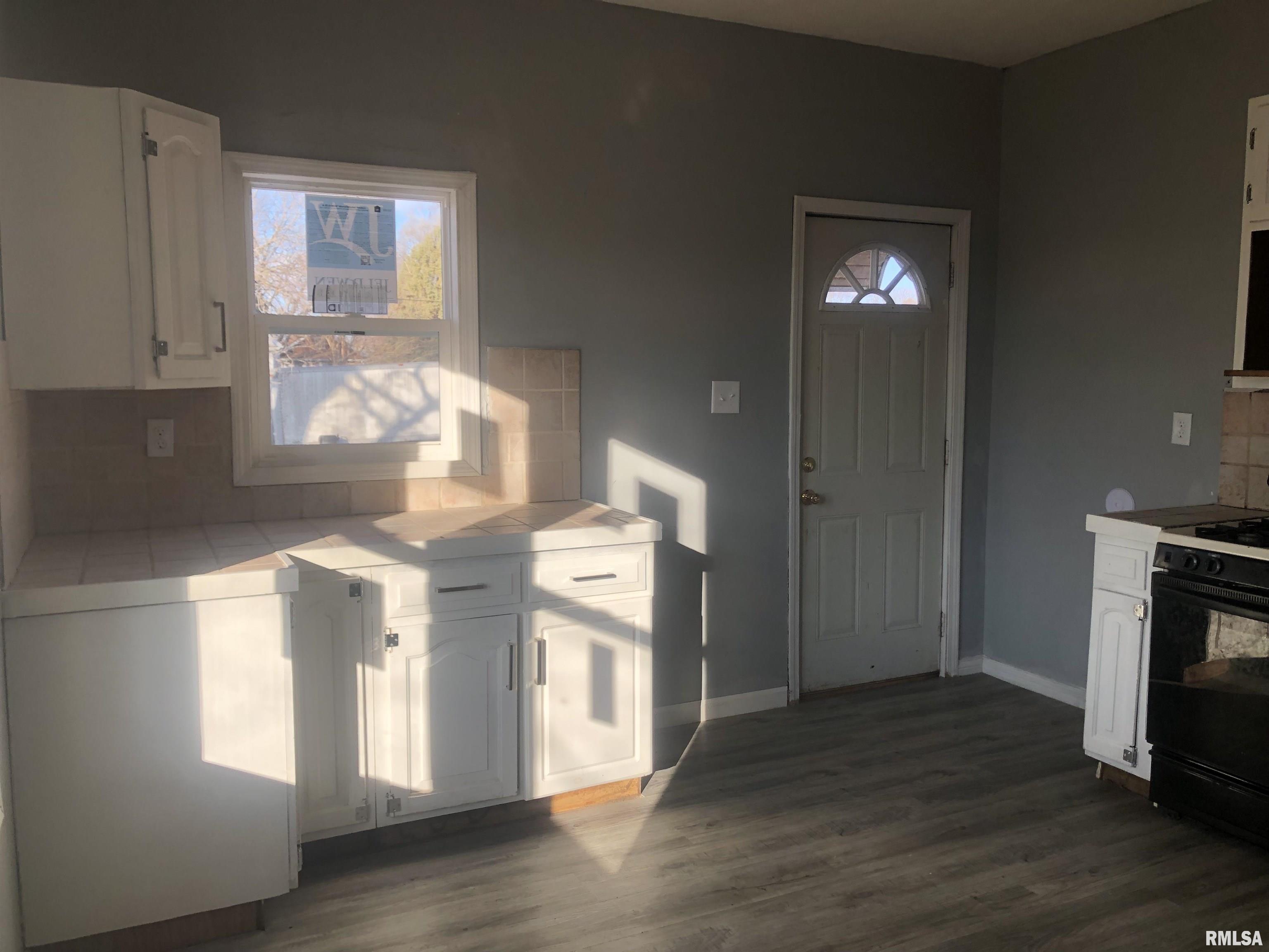 1301 Morton Avenue Springfield, IL 62702 - Photo 4 of 11