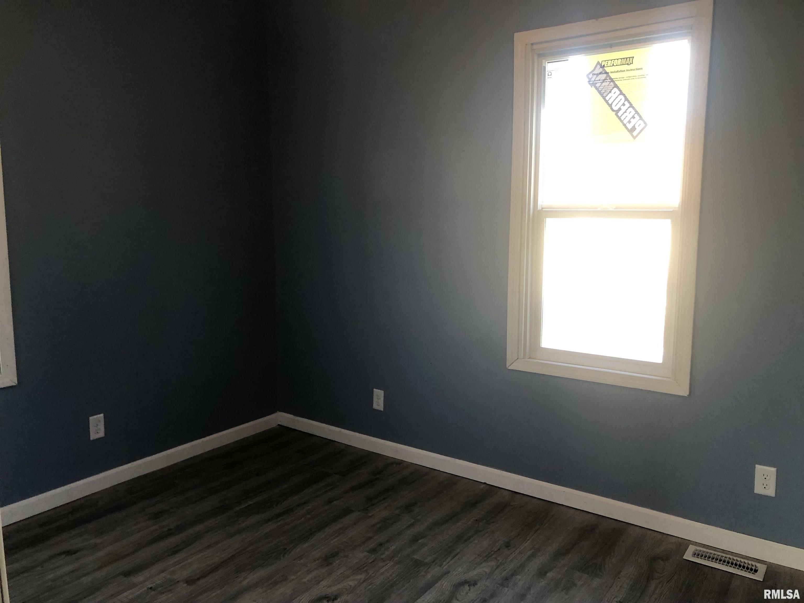 1301 Morton Avenue Springfield, IL 62702 - Photo 6 of 11