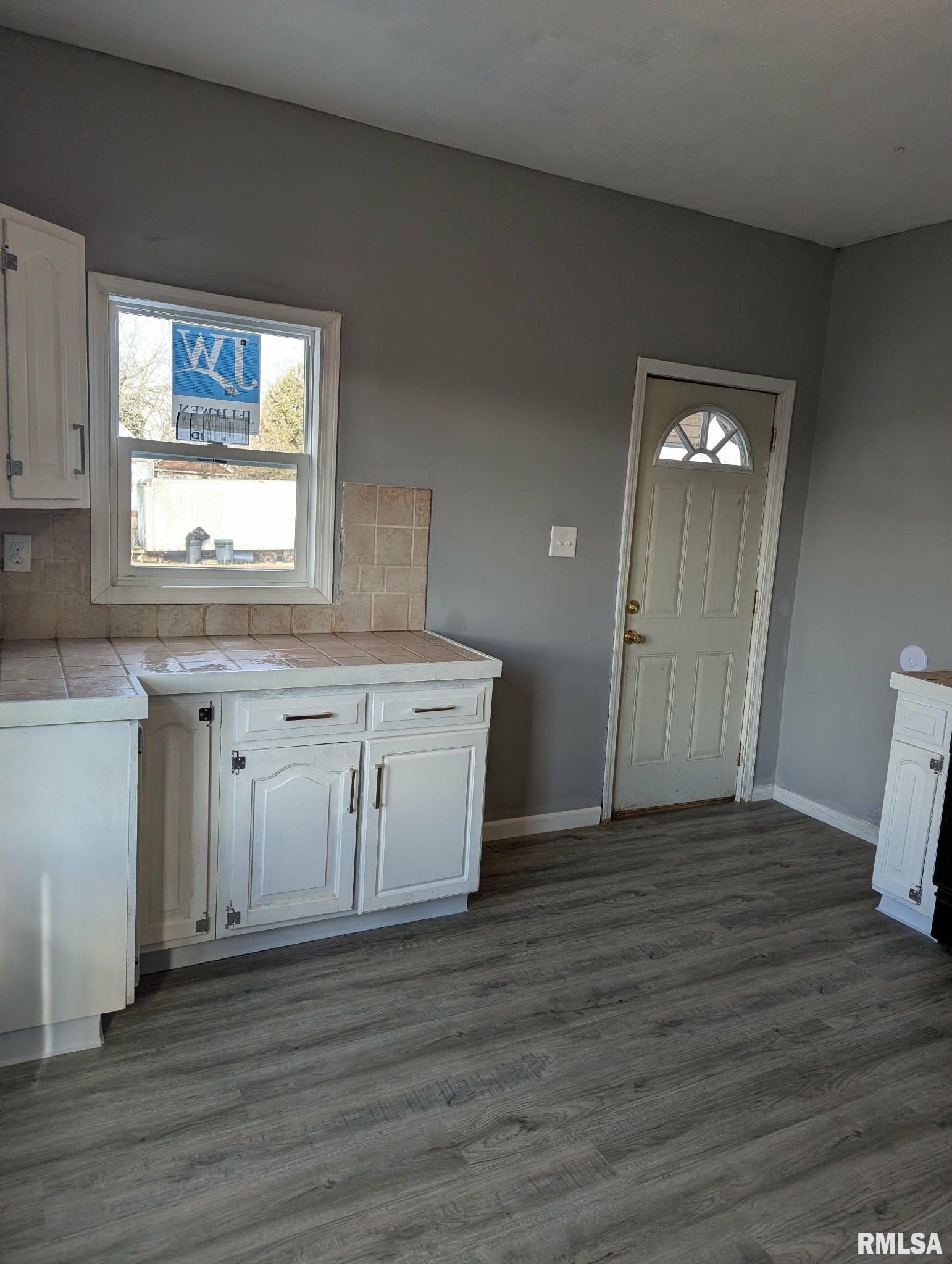 1301 Morton Avenue Springfield, IL 62702 - Photo 10 of 30 Gallery Image 10