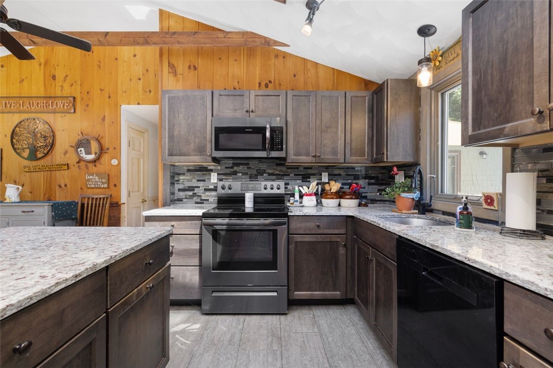 456 Rockland Road Scituate, RI 02857 - Photo 23 of 40