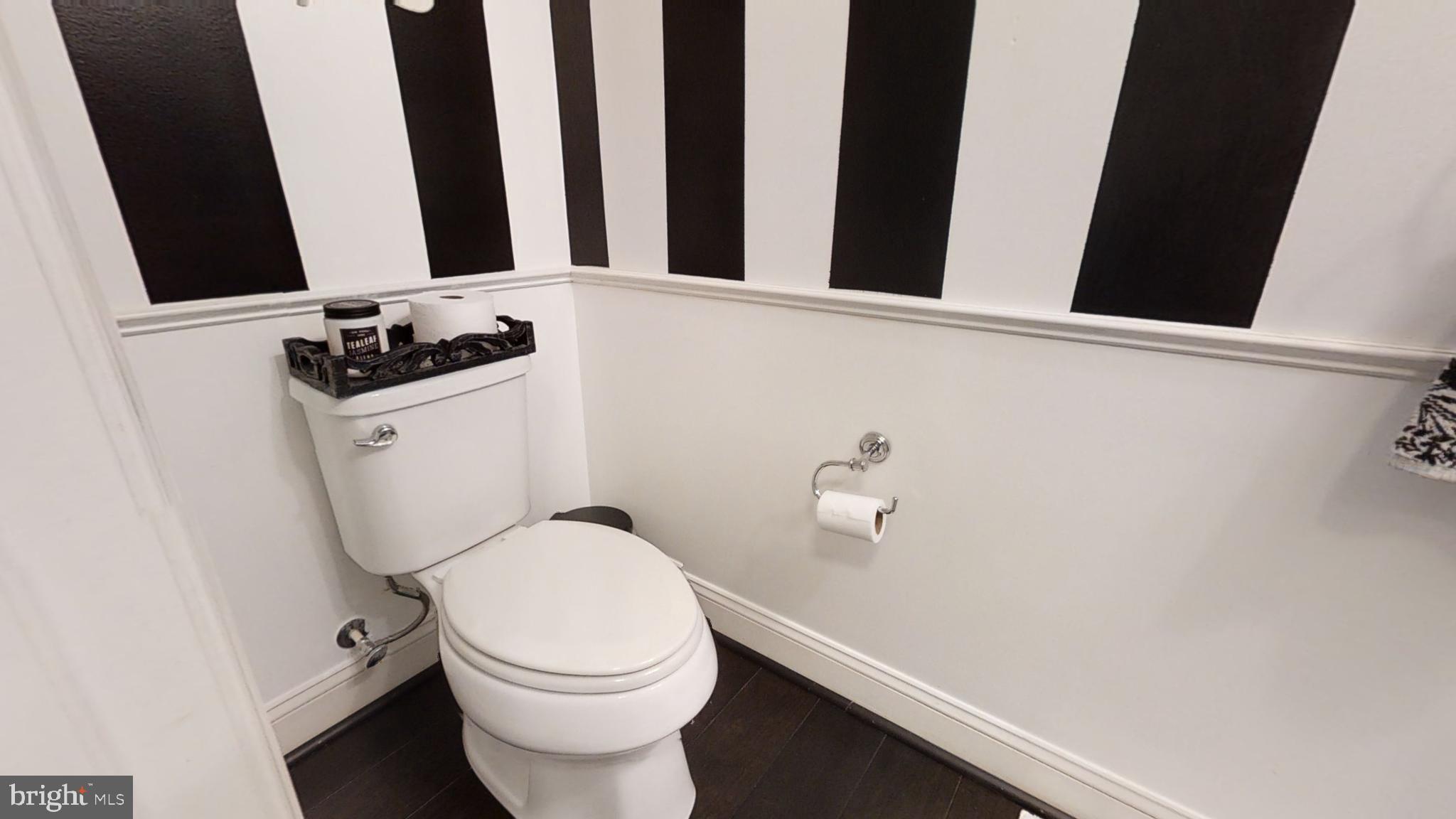 22490 Newcut Road Clarksburg, MD 20871 - Photo 15 of 37 Powder Room