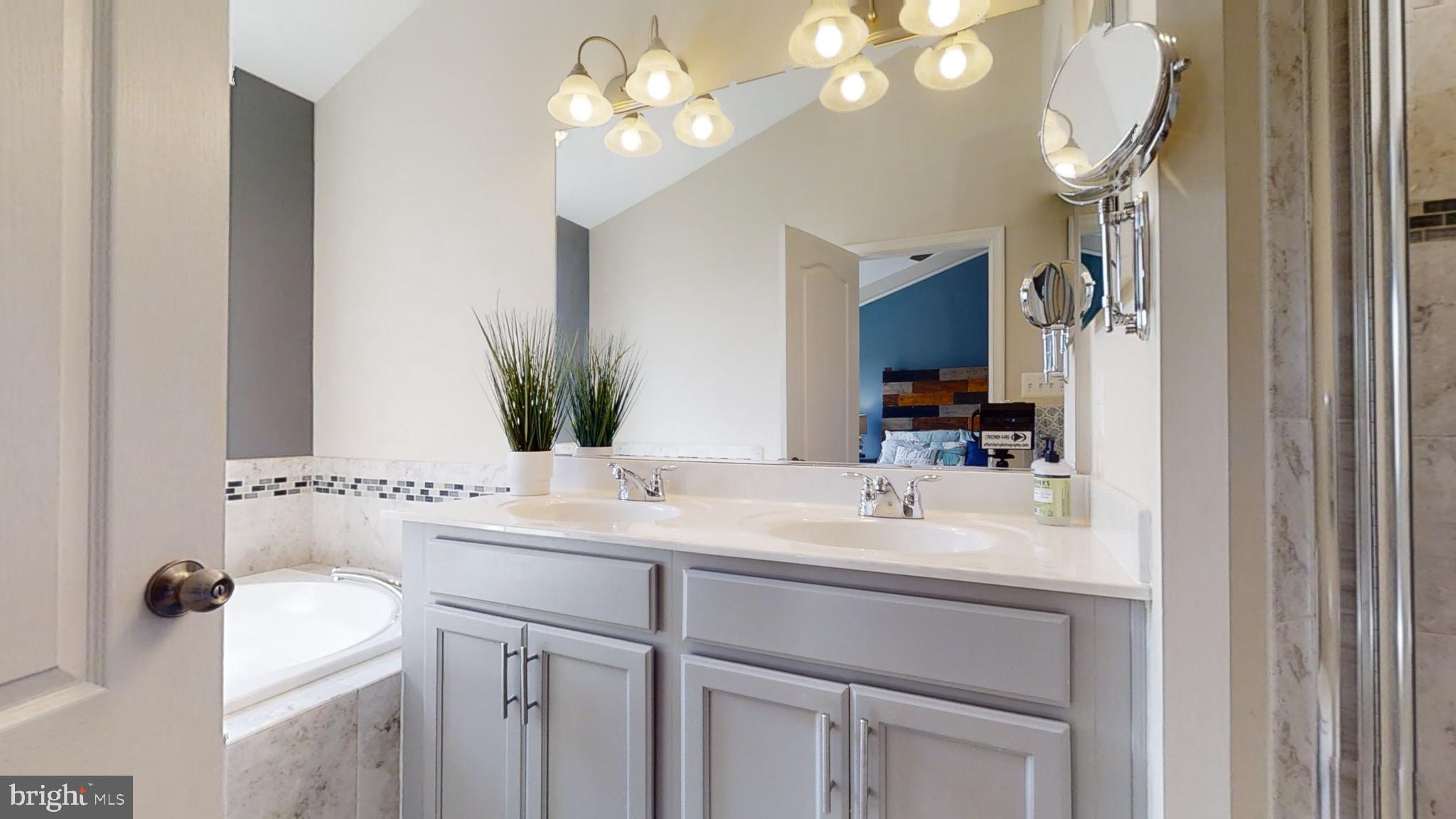 22490 Newcut Road Clarksburg, MD 20871 - Photo 19 of 37 Master Bathroom w/Separate Tub
