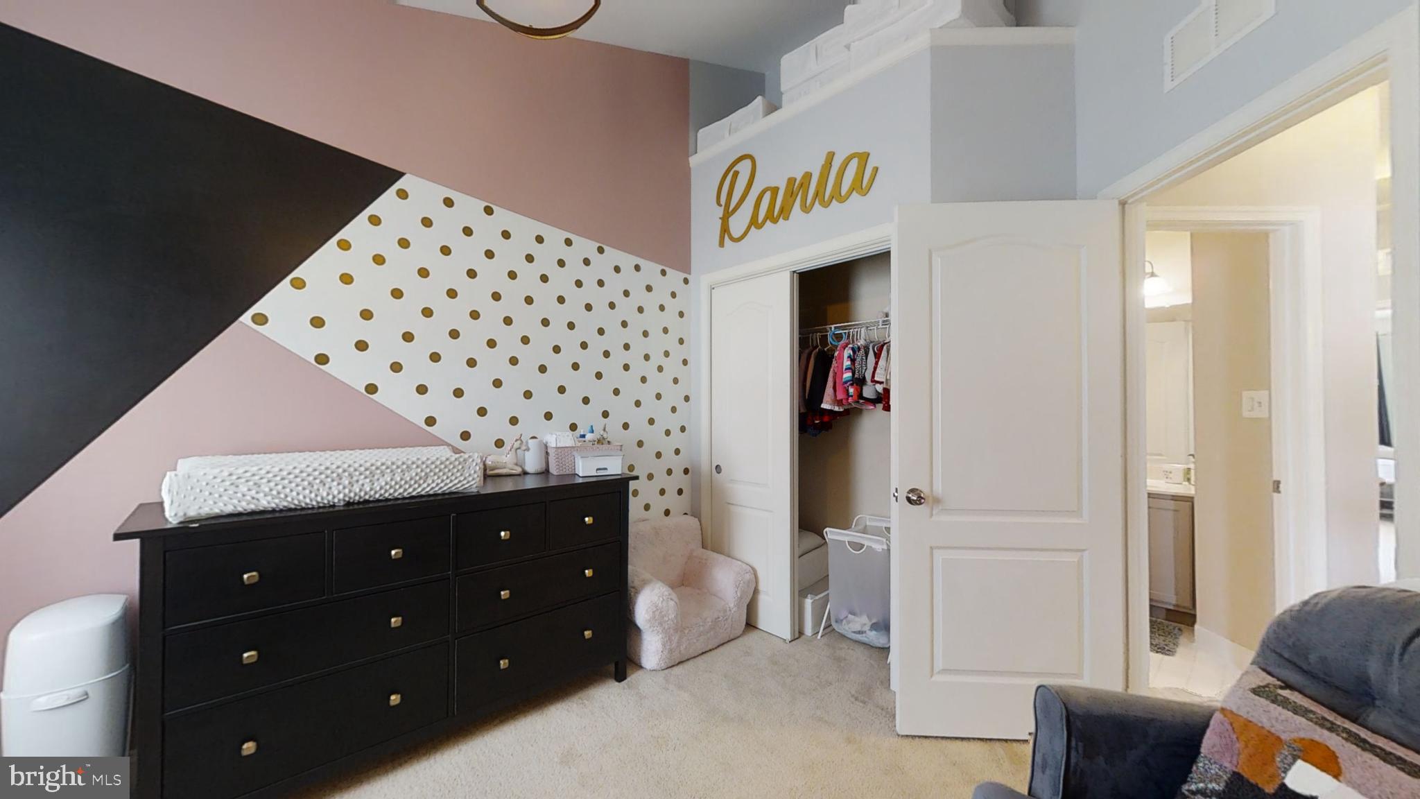 22490 Newcut Road Clarksburg, MD 20871 - Photo 25 of 37 3rd Bedroom
