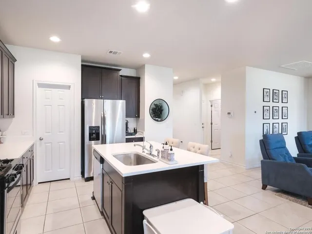 $1,825 | 3930 Legend Woods, New Braunfels, TX 78130