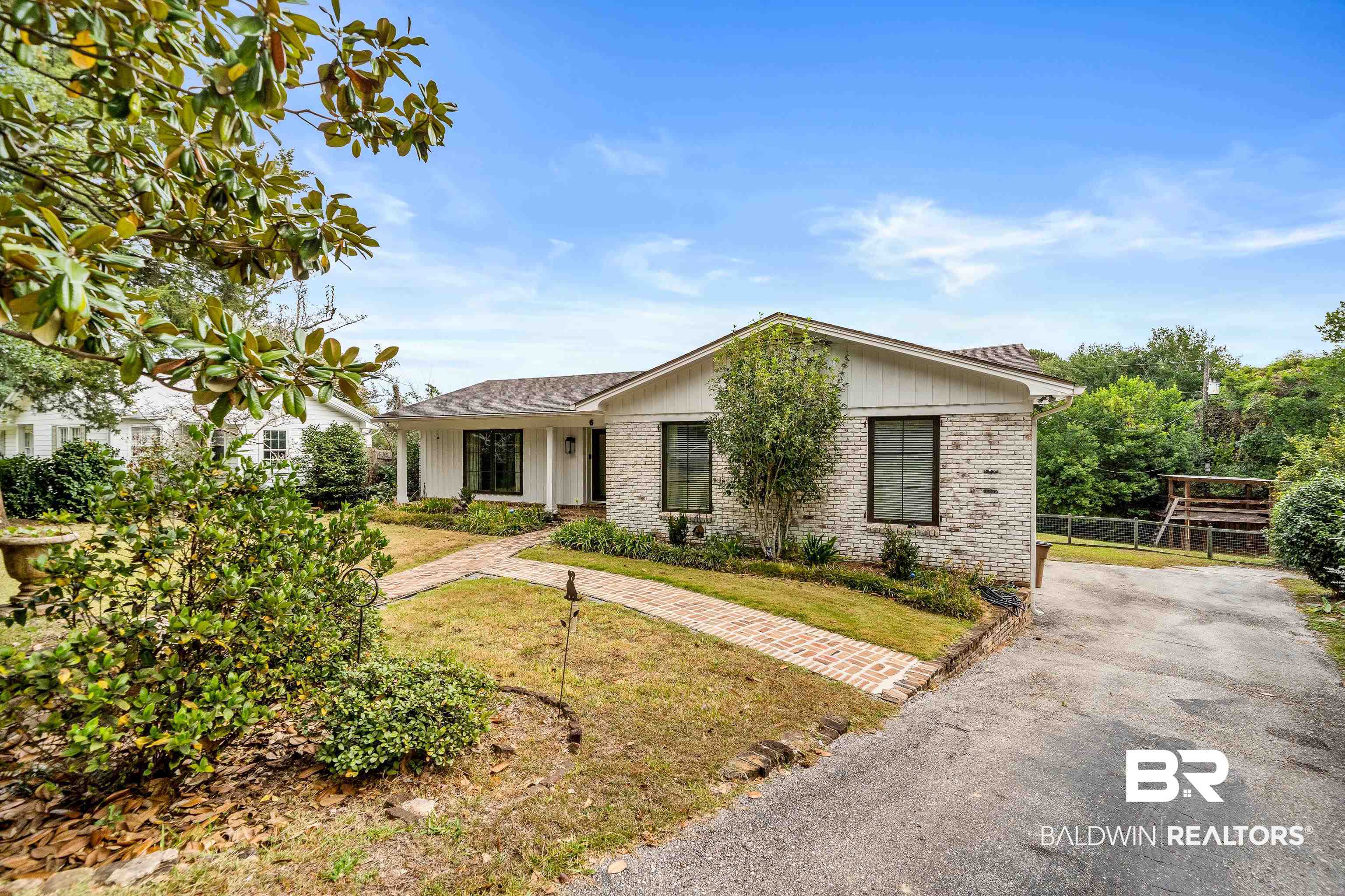 6 Spring Hill Court Mobile, AL 36608 - Photo 3 of 43