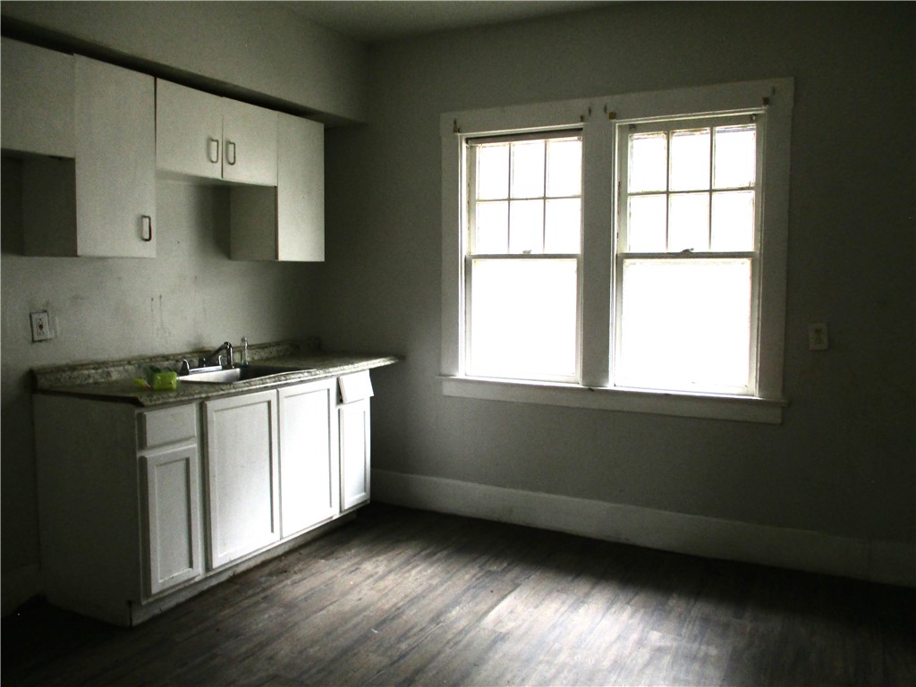 274 Ave D Rochester, NY 14621 - Photo 4 of 7