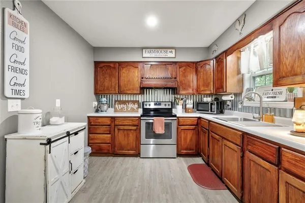 $232,000 | 900 Oak Terrace, Knob Noster, MO 65336