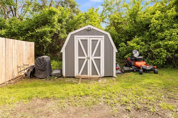 $232,000 | 900 Oak Terrace, Knob Noster, MO 65336