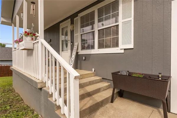 $232,000 | 900 Oak Terrace, Knob Noster, MO 65336