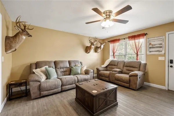 $232,000 | 900 Oak Terrace, Knob Noster, MO 65336