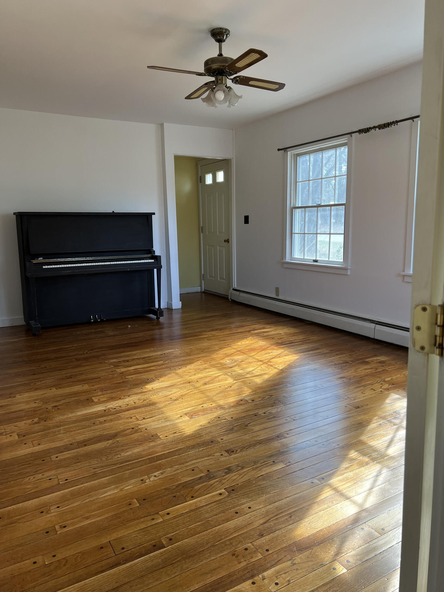 122 Davis Road Farmington, ME 04938 - Photo 4 of 42 IMG_2253 conv