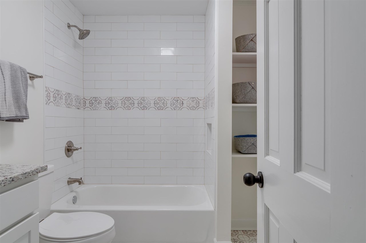 2300 Kirby Road Memphis, TN 38119 - Photo 20 of 25 Gallery Image 20