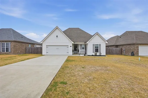$264,900 | 1754 Khamiel Drive, Lake Charles, LA 70611