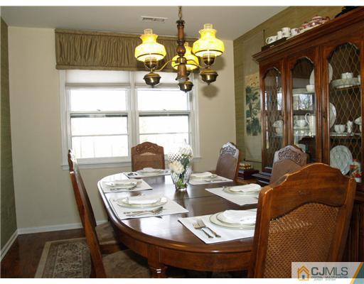 41 Roxy Avenue Edison, NJ 08820 - Photo 3 of 19 Gallery Image 3