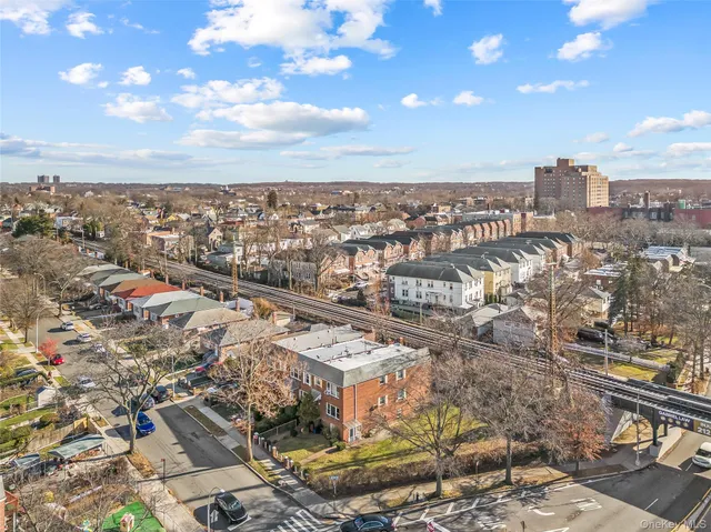 $3,250 | 200-04 39th Avenue | Auburndale