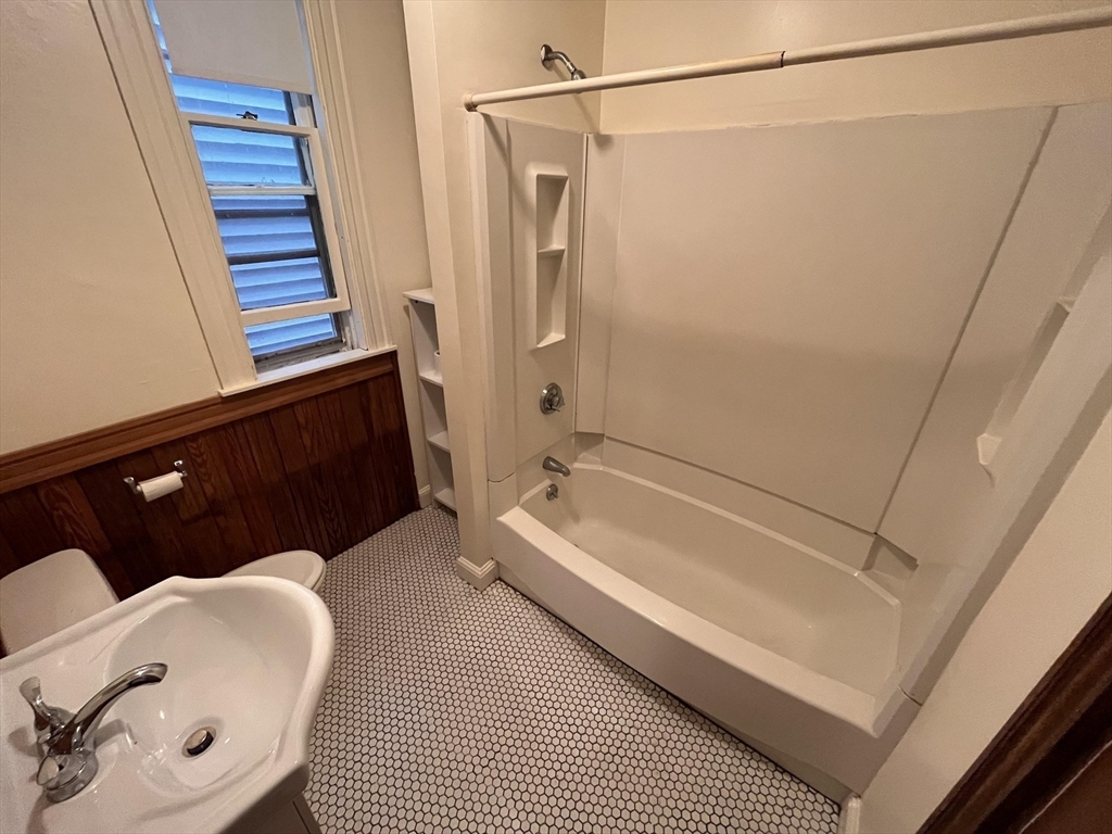 403 East 7th Street, Unit 1 Boston, MA 02127 - Photo 6 of 9