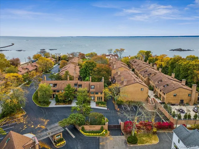 $1,795,000 | 70 Waters Edge, Unit 70, Rye, NY 10580
