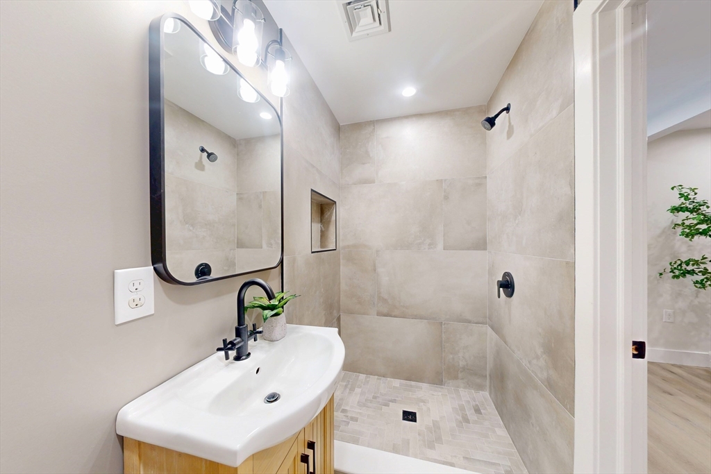 61 Forest Street Wakefield, MA 01880 - Photo 24 of 34