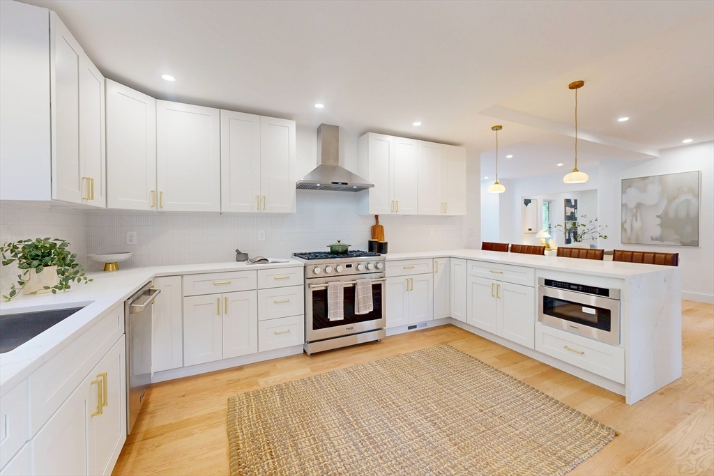 61 Forest Street Wakefield, MA 01880 - Photo 3 of 34