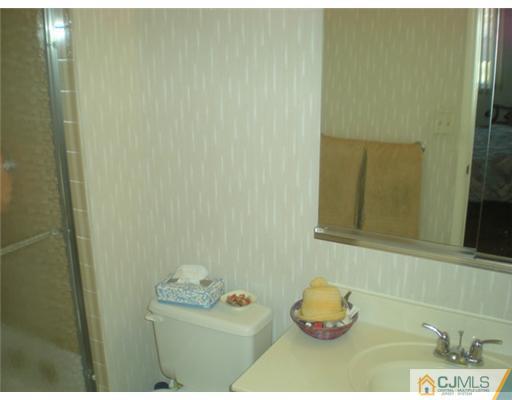 705 B Croydon Road Monroe Township, NJ 08831 - Photo 11 of 19 Gallery Image 11