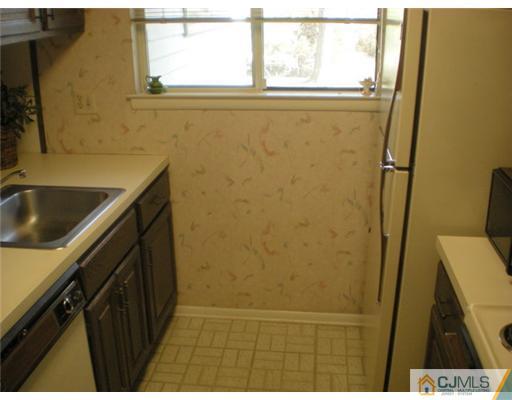 705 B Croydon Road Monroe Township, NJ 08831 - Photo 17 of 19 Gallery Image 17