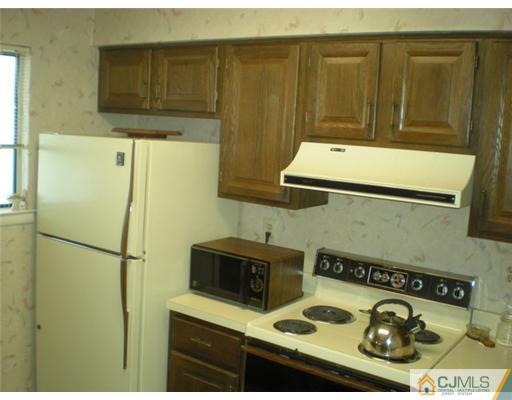 705 B Croydon Road Monroe Township, NJ 08831 - Photo 4 of 19 Gallery Image 4