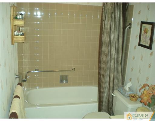 705 B Croydon Road Monroe Township, NJ 08831 - Photo 10 of 19 Gallery Image 10