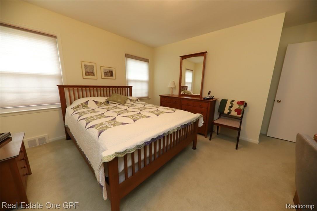 416 Lexington Road Grosse Pointe, MI 48236 - Photo 10 of 19 10 IMG_0488.JPG