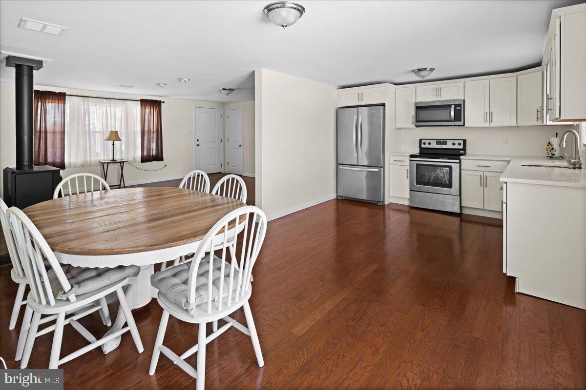 1108 Rudder Avenue Manahawkin, NJ 08050 - Photo 11 of 28 Gallery Image 11