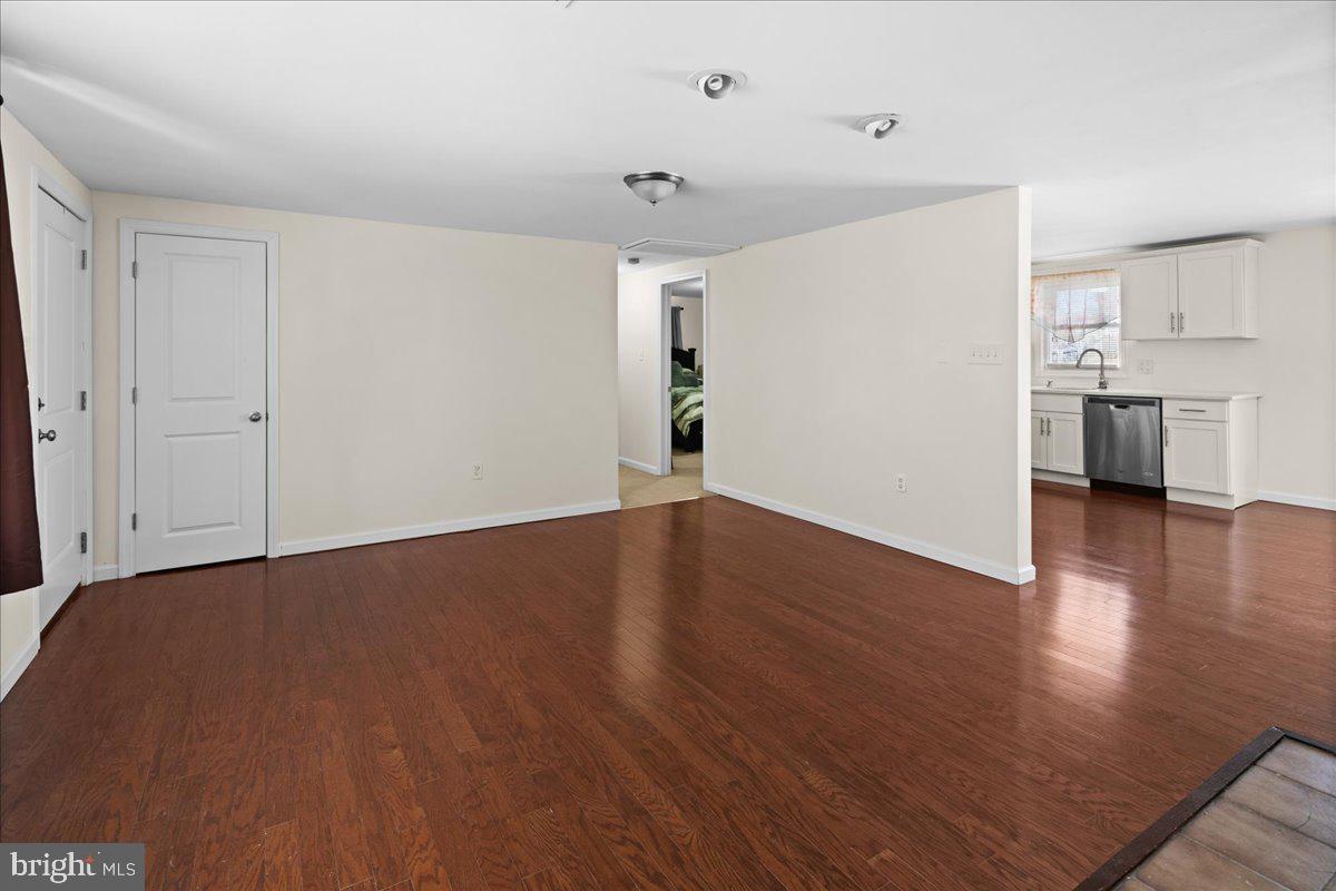 1108 Rudder Avenue Manahawkin, NJ 08050 - Photo 6 of 28 Gallery Image 6